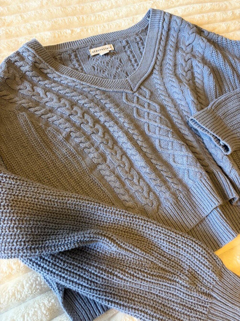 Aéropostale Slate Blue Cable Knit Cropped V Neck Sweater Size L